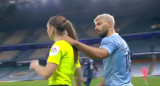 Polémico gesto de Kun Aguero con jueza de línea, Manchester City, Premier League