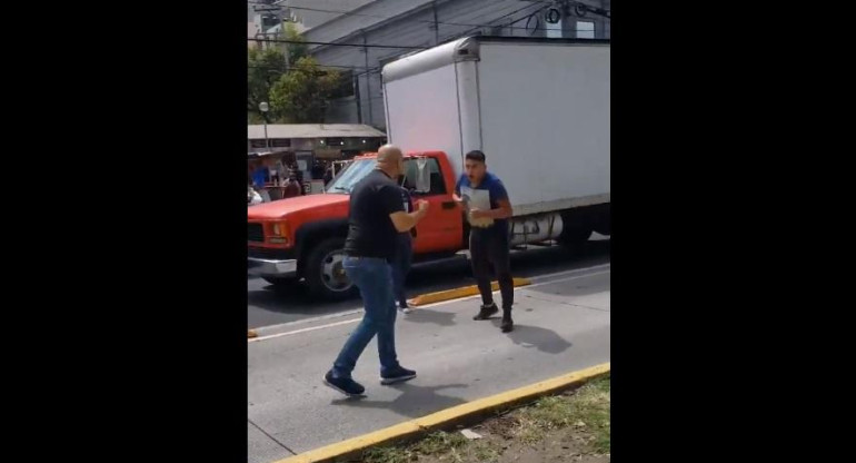Video viral a lo Rocky, insólita pelea callejera en Ciudad de México	
