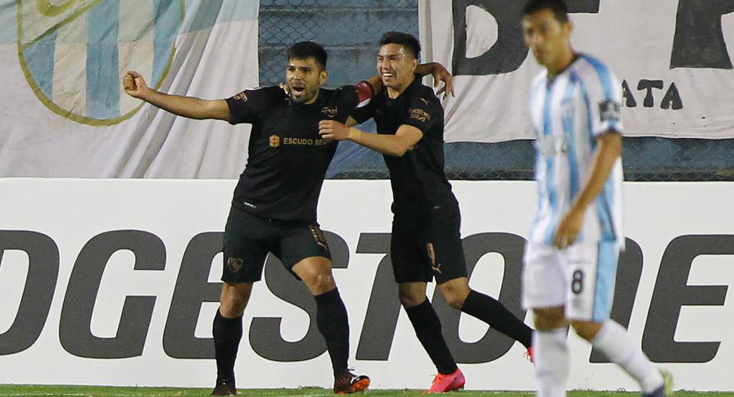 Silvio Romero festeja gol de Independiente