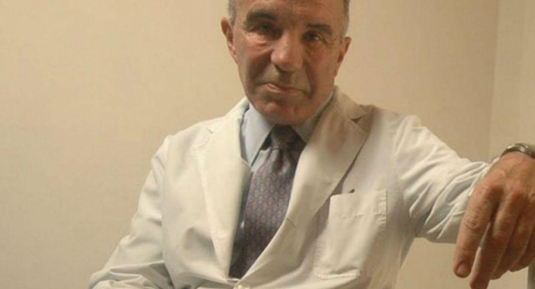 Alfredo Cahe, histórico médico de Diego: "Así, es inmanejable"