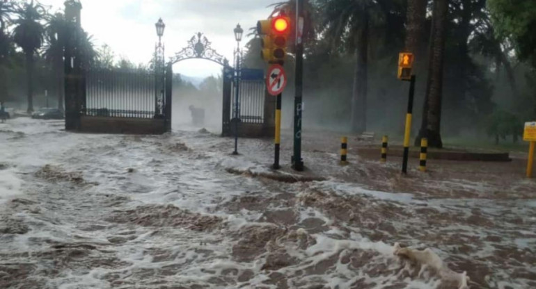 Inundaciones en Mendoza, un muerto.