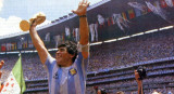 Maradona con la copa del mundo México 86