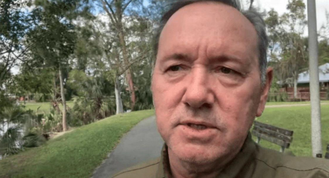 Kevin Spacey reapareció con un mensaje Navideño