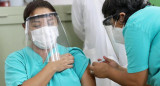 Personal de salud recibe la vacuna Sputnik v, argentina. Foto: NA.