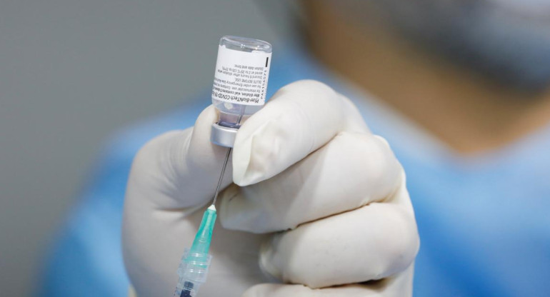 Coronavirus en Italia, vacuna en Nápoles, REUTERS