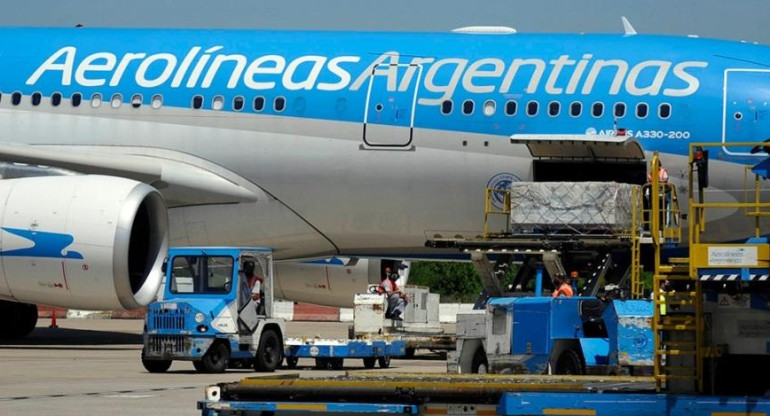 Avión de Aerolíneas Argentinas, vacunas contra coronavirus