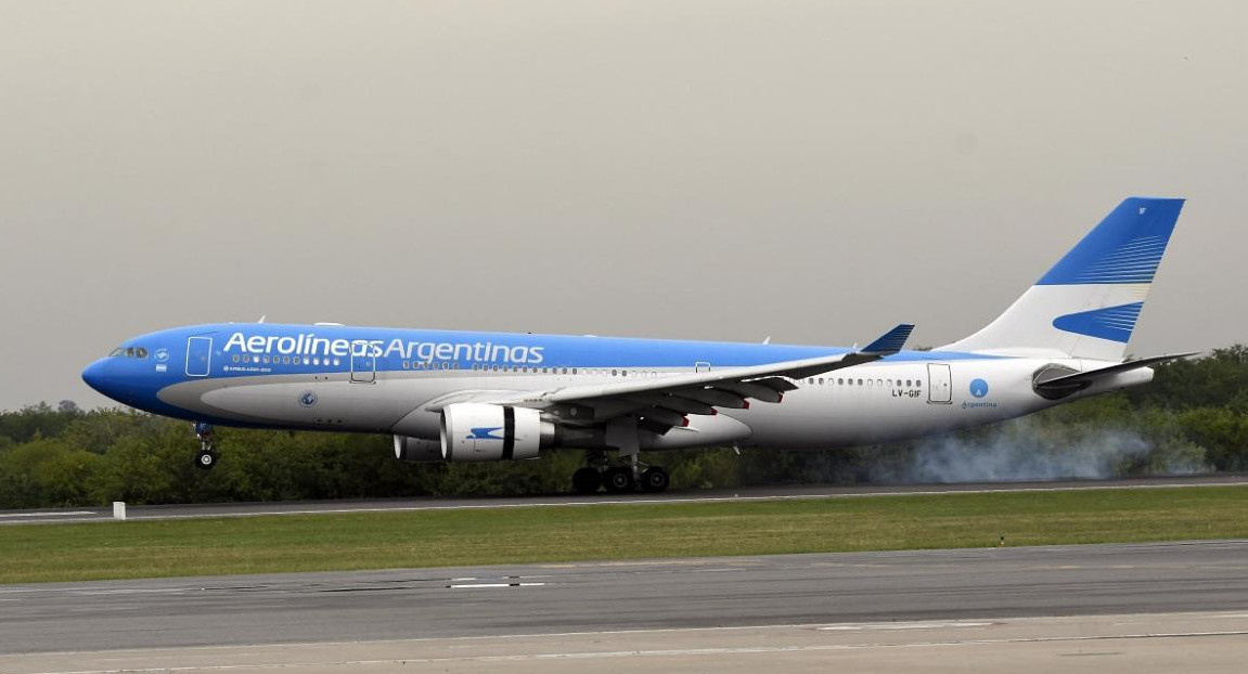 Avión de Aerolíneas Argentinas que viaja Rusia para traer la vacuna Sputnik V, NA