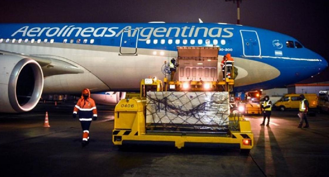 Vuelo de Aerolineas Argentinas demorado en Moscú por nieve