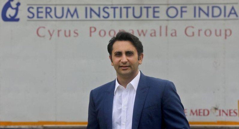 Adar Poonawalla, presidente ejecutivo del Instituto Serum de India (SII)