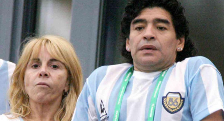 Claudia Villafañe y Diego Maradona, camisetas