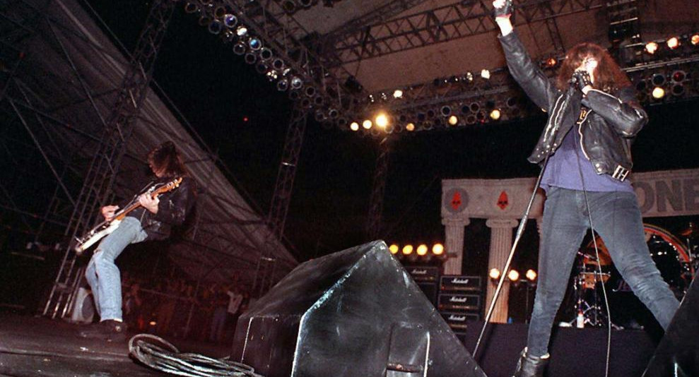The Ramones se despedía, hace 25 años en River , ante el público que los convirtió en rockstars