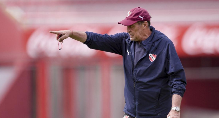 Julio Cesar Falcioni, entrenador de Independiente, NA.