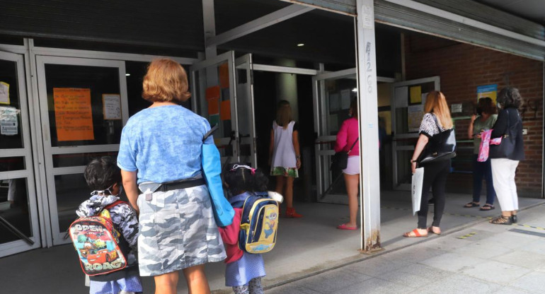 Clases presenciales en pandemia, Agencia NA