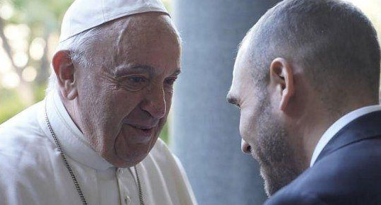 Papa Francisco con Martín Guzmán en un encuentro