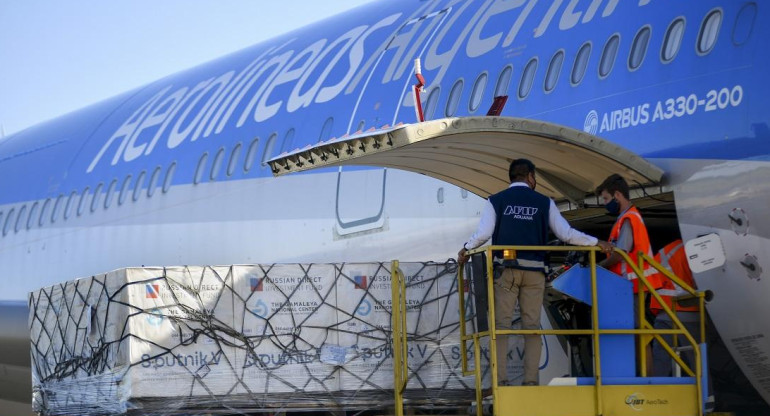 Vacuna rusa Sputnik V contra coronavirus, avión de Aerolíneas Argentinas, NA