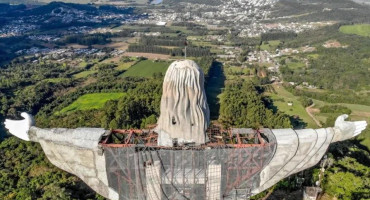 Cristo construcción, Brasil