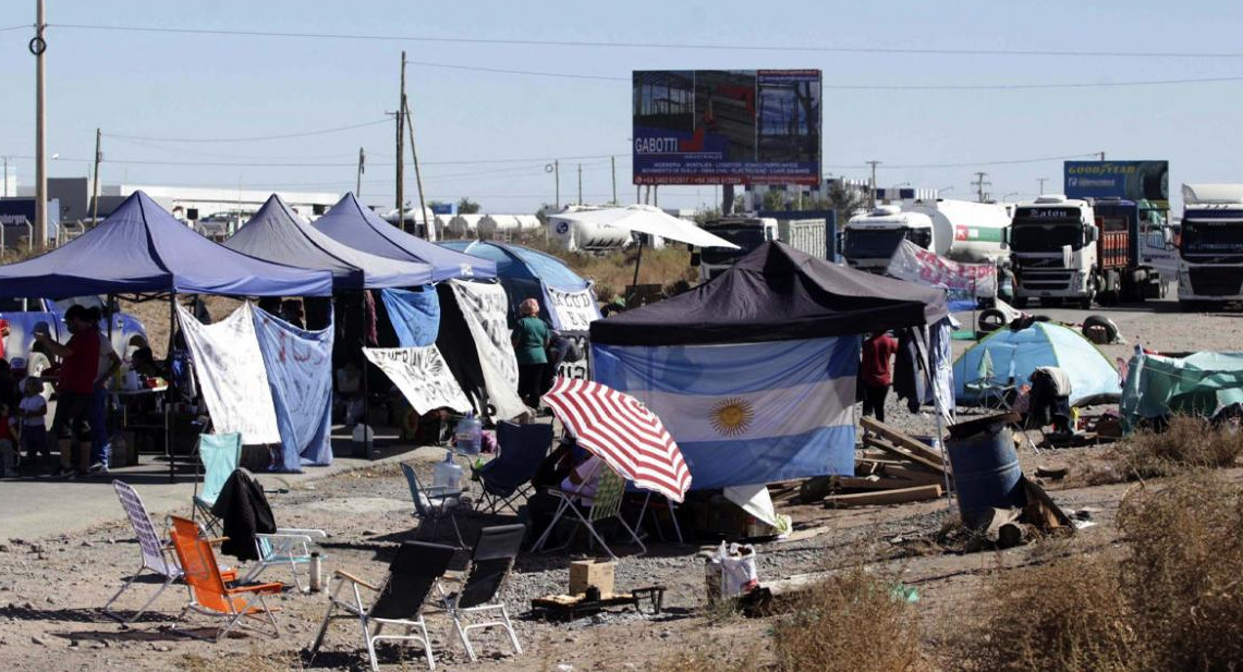 Protestas en Neuquén, Vaca Muerta, corte de rutas, NA