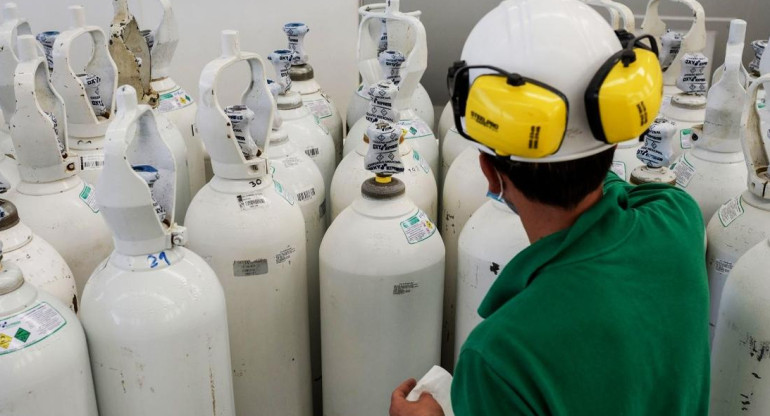 Oxígeno, producción de oxígeno, tubos de oxígeno, Foto Noticias de Bariloche