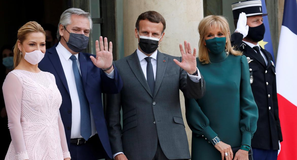 Alberto Fernández con Emmanuel Macrón, París, Reuters