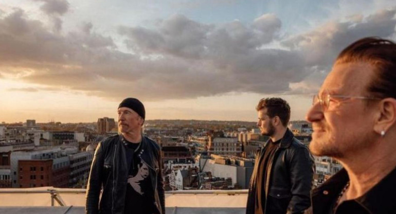 Martin Garrix junto a Bono y The Edge lanzan "We are the peolple"