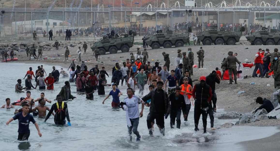 5.000 personas llegaron nadando a Ceuta, España. Reuters