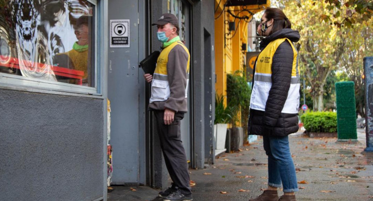 Controles y tareas de prevención contra coronavirus en bares y restaurantes de Ciudad de Buenos Aires, NA