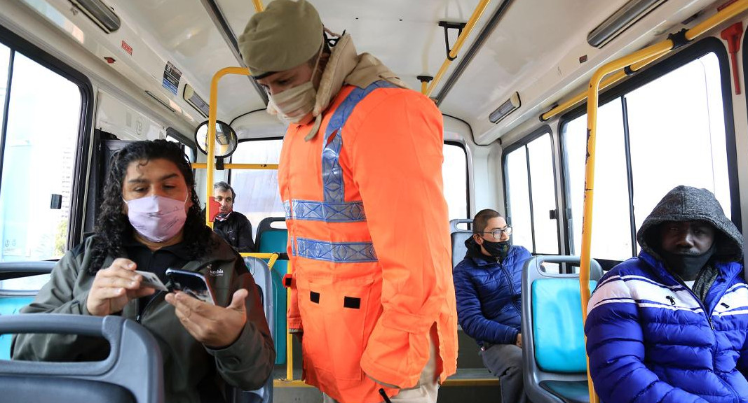 Coronavirus, Argentina, pandemia, controles en transporte público, NA