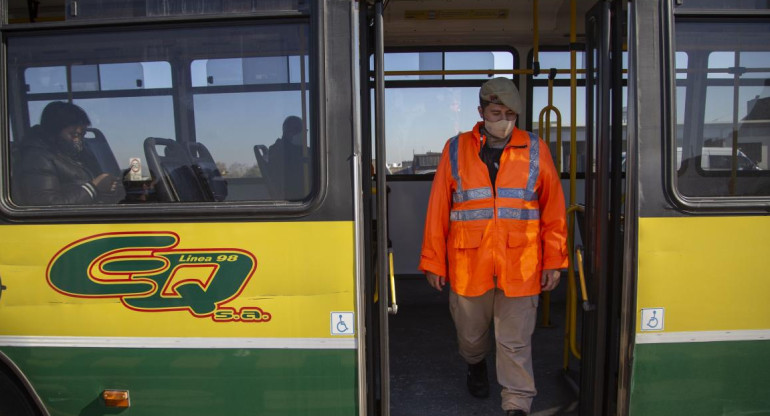 Coronavirus en Argentina, controles en transporte público, NA