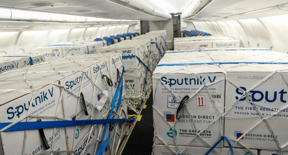 Vacuna rusa Sputnik V contra coronavirus, avión de Aerolíneas Argentinas, Foto Presidencia