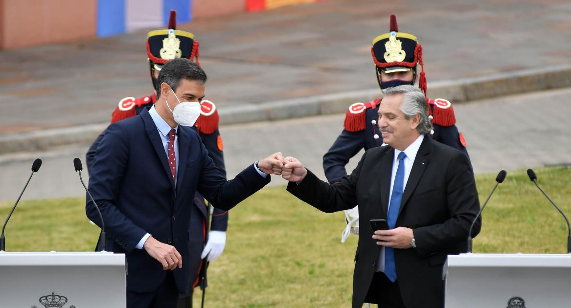 Alberto Fernández junto a Pedro Sánchez, AGENCIA NA