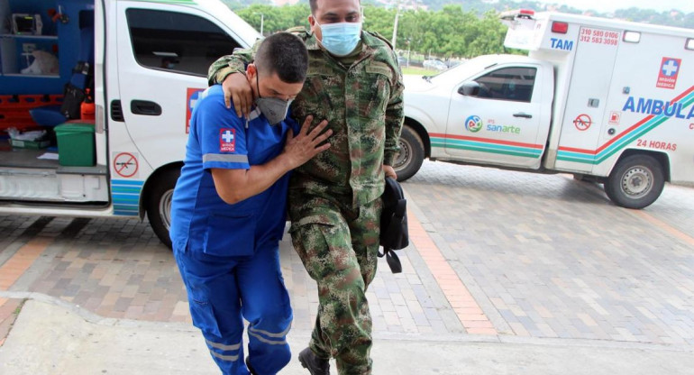 Varios militares heridos tras la explosión de un coche bomba en Colombia, EFE