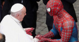 El papa Francisco recibió la visita inesperada de Spiderman