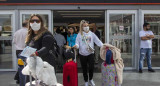 Turistas en el Aeropuerto de Ezeiza, NA