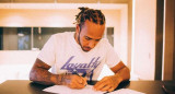 Firma de contrato de Lewis Hamilton con Mercedes