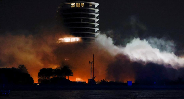 Derrumbe en Miami: demolieron la parte del edificio que seguía en pie, Reuters.
