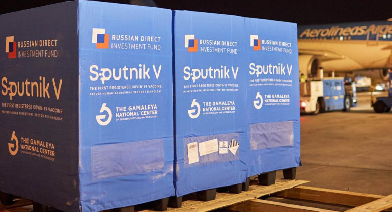 Vacuna rusa Sputnik V contra coronavirus, vuelos desde Rusia, Ezeiza, Aerolíneas Argentinas, NA