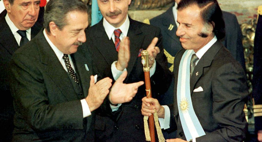 Traspaso de mando presidencial Raúl Alfonsín a Carlos Menem