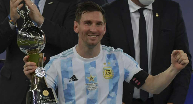Lionel Messi con la Copa América, NA
