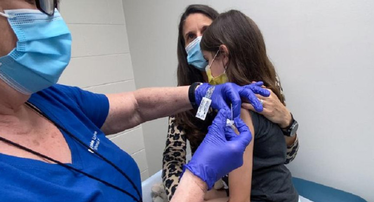 Vacunación, coronavirus en Argentina, Reuters
