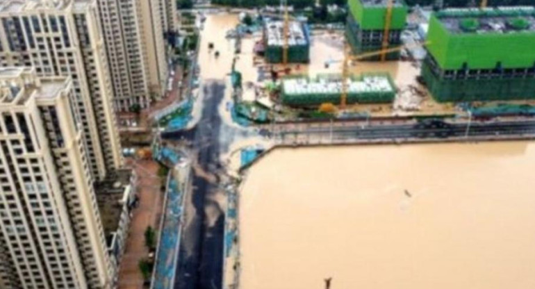 China, llegaron a 71 los fallecidos por las inundaciones en Henan