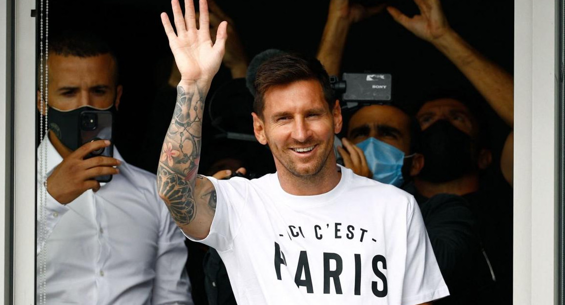 Messi saludando a los hinchas en París, Reuters