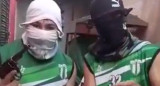 Dos supuestos hinchas del club Bella Vista intimidando con armas a la hinchada de All Boys, captura video