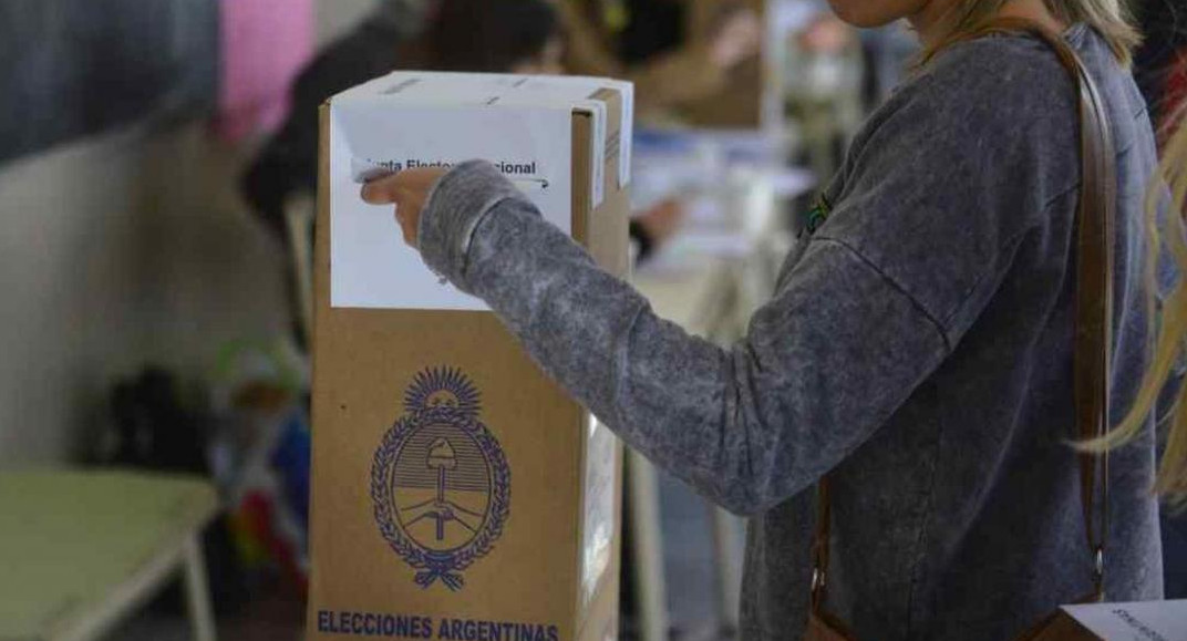 Elecciones, votación, urna.