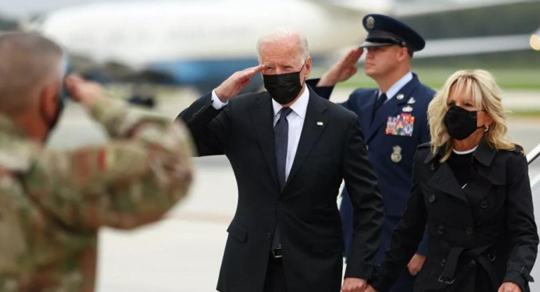 Biden recibió en Delaware los restos de los 13 militares muertos en atentado de Kabul, NA	