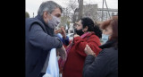 Mayra Mendoza y Máximo Kirchner junto a vecinos de Quilmes