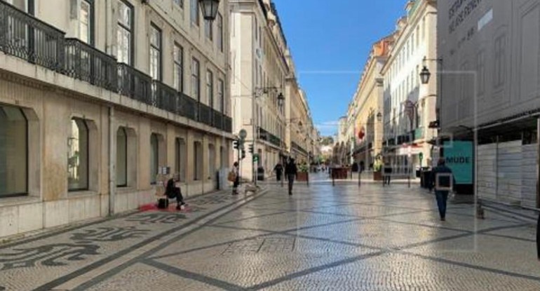Portugal elimina la mayoría de las restricciones y reabre boliches