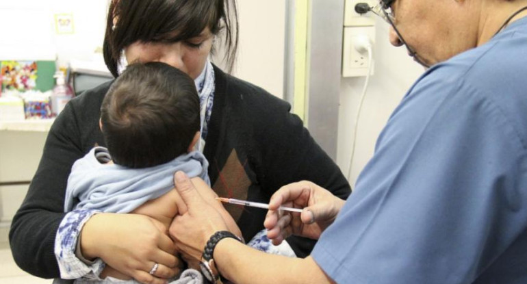 Vacunación en menores de edad, AGENCIA NA
