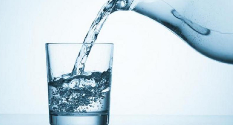 Revolución tecnológica: crean agua potable a partir del aire