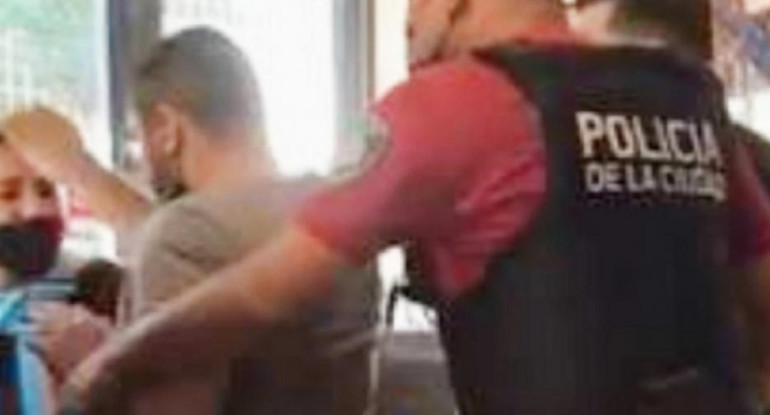 Detuvieron al dueño de un restaurante de Palermo Soho por tomar como rehenes a policías