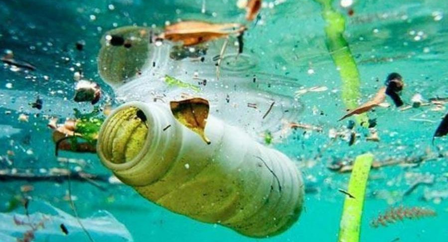 Estudian el uso de satélites para localizar los plásticos en los océanos	